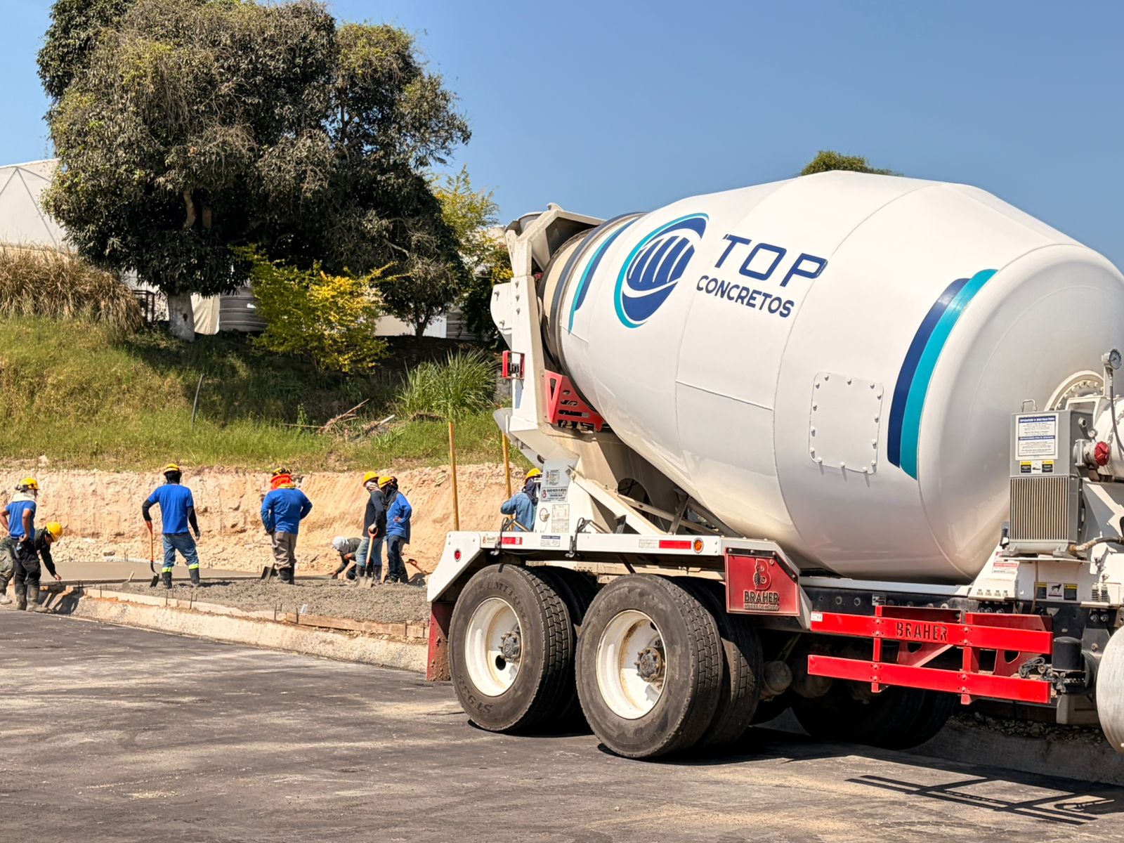 Vaciado y nivelación de firme de concreto de alta durabilidad en Xalapa Veracruz - Foto 2 de Top Concretos