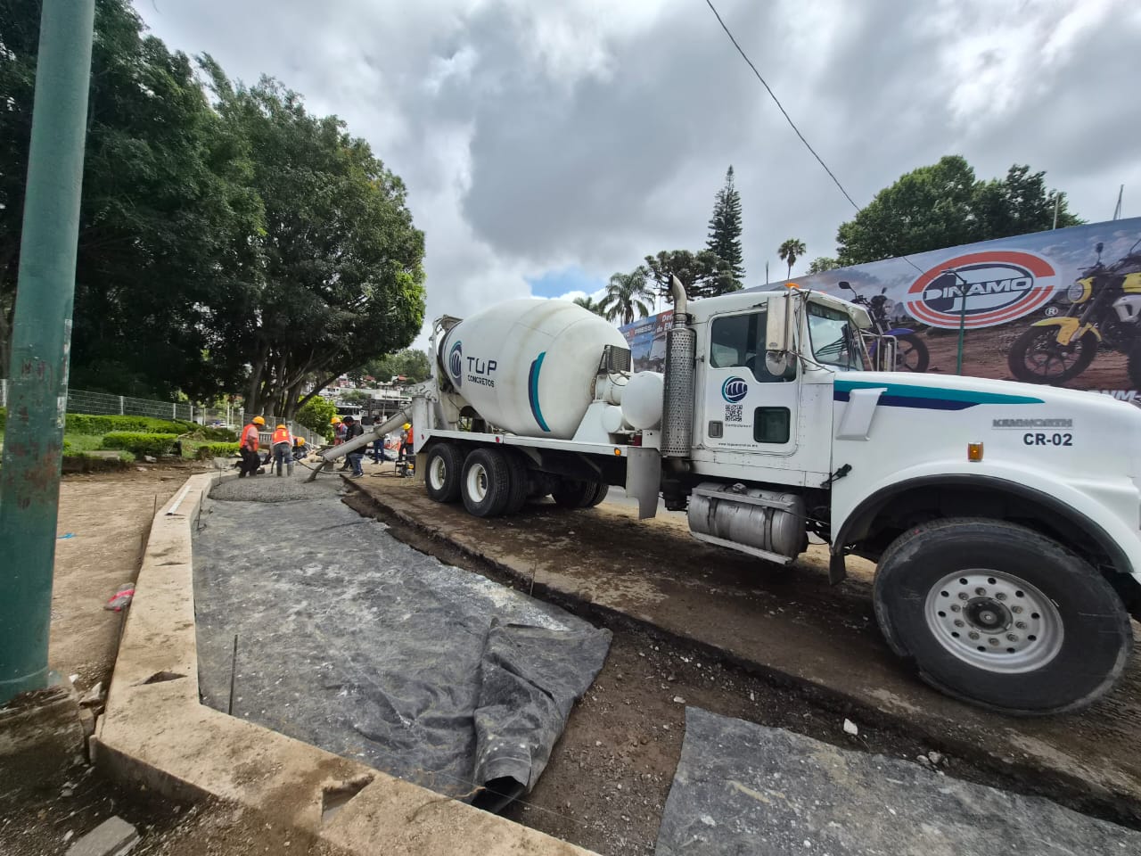 Pavimentación hidráulica con concreto MR40 resistencia rápida a 7 días en inmediaciones del Estadio Xalapeño, Xalapa - Foto 3 de Top Concretos