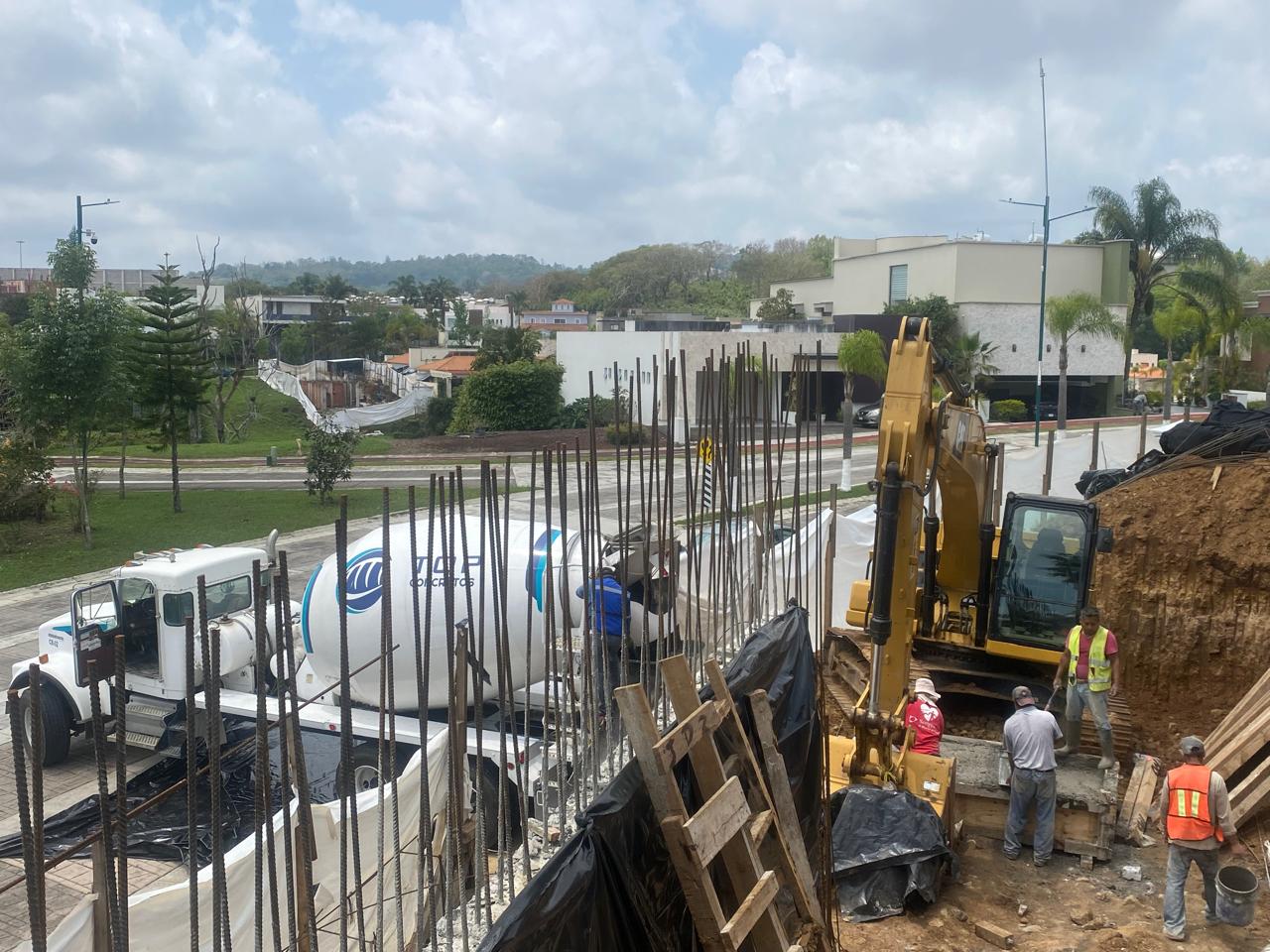 Supervisión técnica de colado de losa con revolvedora y bomba en Residencial El Lago Xalapa - Foto 1 de Top Concretos
