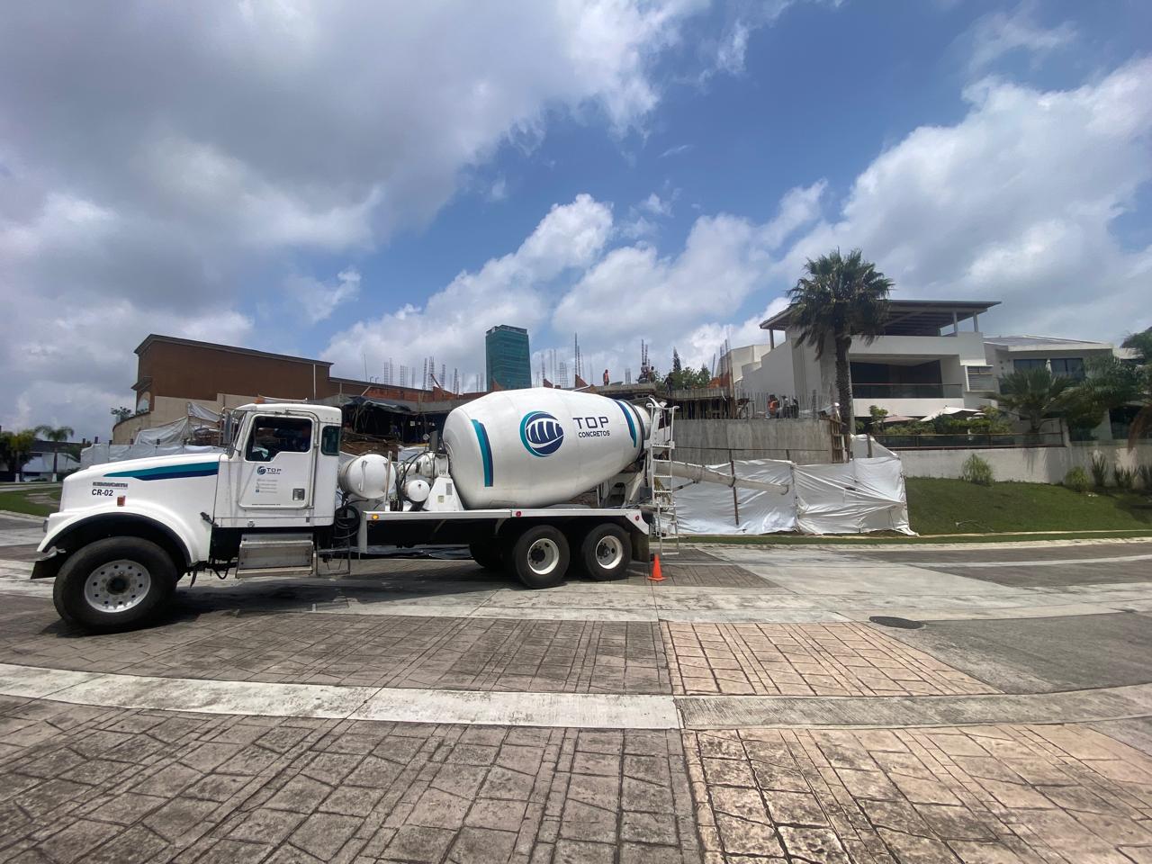 Supervisión técnica de colado de losa con revolvedora y bomba en Residencial El Lago Xalapa - Foto 2 de Top Concretos