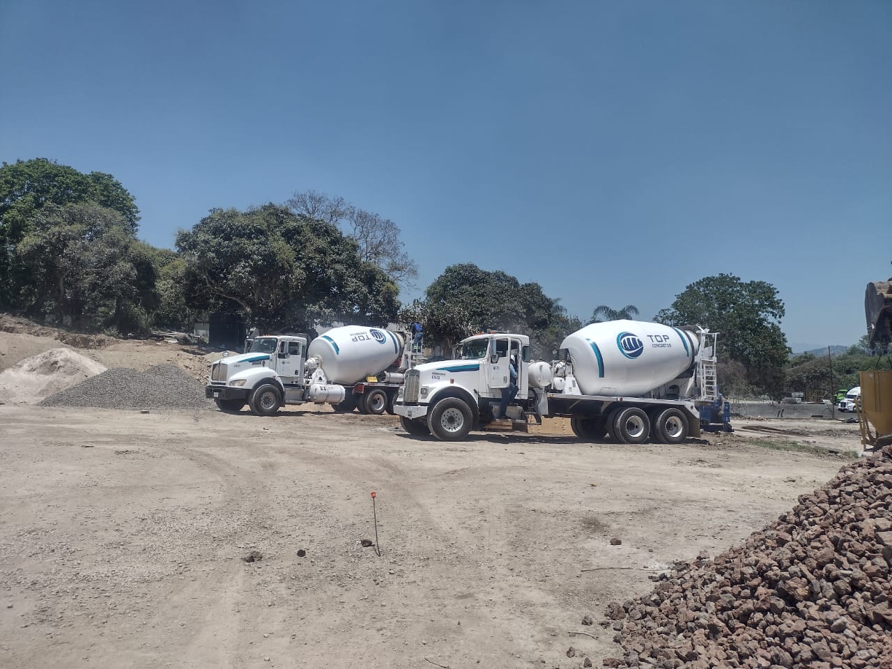 Colado de zapatas aisladas y corridas con concreto estructural en Dos Ríos, Emiliano Zapata Veracruz - Foto 2 de Top Concretos