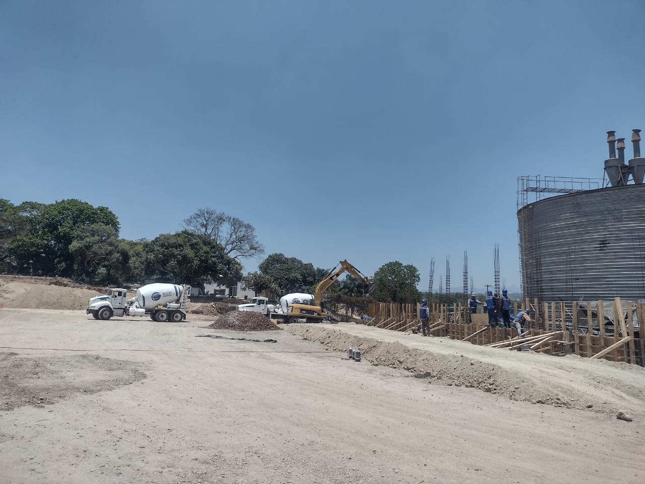 Colado de zapatas aisladas y corridas con concreto estructural en Dos Ríos, Emiliano Zapata Veracruz - Foto 3 de Top Concretos